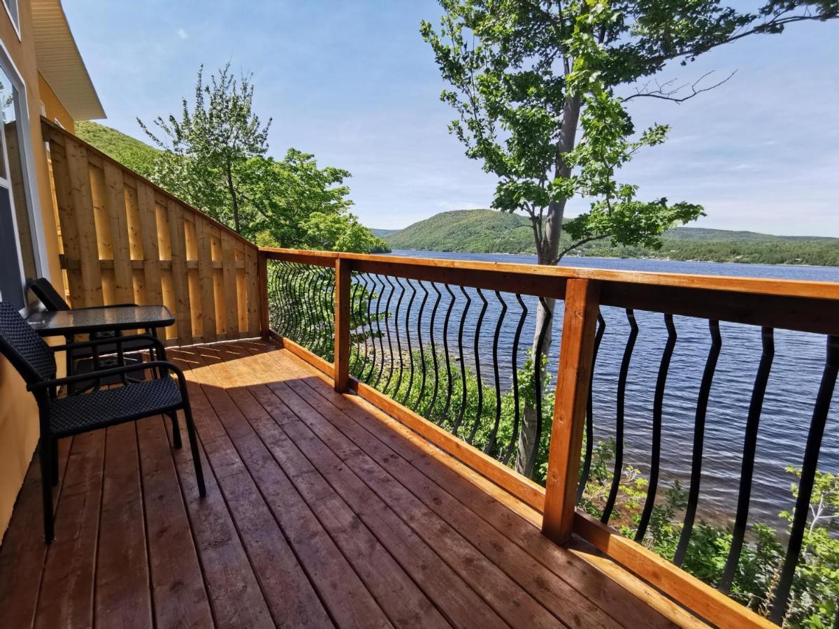 Knotty Pine Ocean Front Suite - Adults Only Ingonish Exterior photo